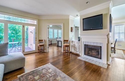 46 Lullwater Est, Atlanta GA  30307-1282 exterior