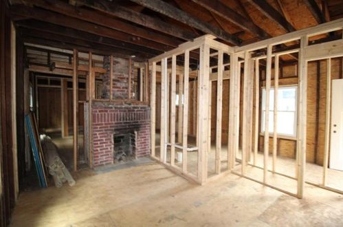 996 Mayson Turner Rd, Atlanta GA  30314-2851 exterior