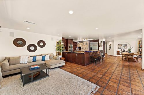 11411 Arroyo Ave, Santa Ana CA  92705-2469 exterior