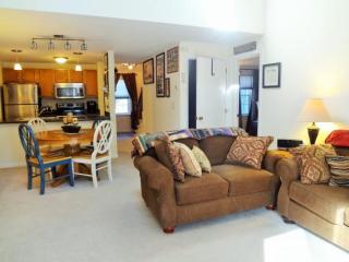 16 Glengarry Dr, Stratham, NH 03885-2131