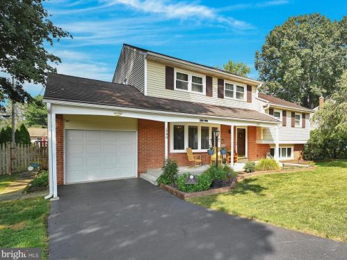 1740 Longview Dr, Lancaster, PA 17601-4716