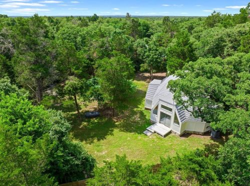 113 Live Oak, Webberville, TX 78621-9736