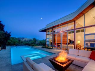 546 Tucker St, Healdsburg, CA 95448-4443