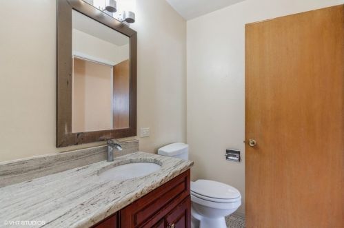 7137 Niles Ave, Niles IL  60714-2121 exterior