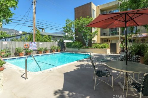 365 Burchett St, Glendale CA  91203-1331 exterior