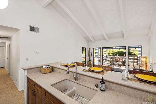 1213 Kaeleku St, Honolulu HI  96825-3005 exterior