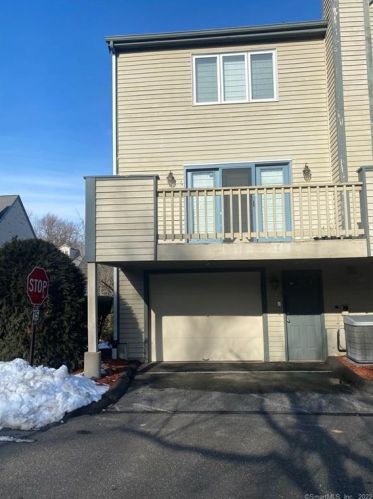 66 Westview Ter, Huntington CT  06484-3856 exterior