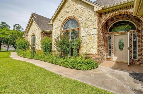 329 Stone Mountain Rd, Fort Worth TX  76035-5643 exterior