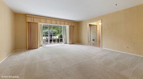 8123 Garfield Ave, Willowbrook IL  60527-5918 exterior