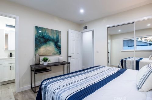 8212 Munster Dr, Huntington Beach CA  92646-5025 exterior