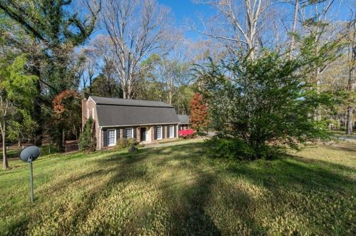2067 Crescent Dr, Lithonia, GA 30078-3012