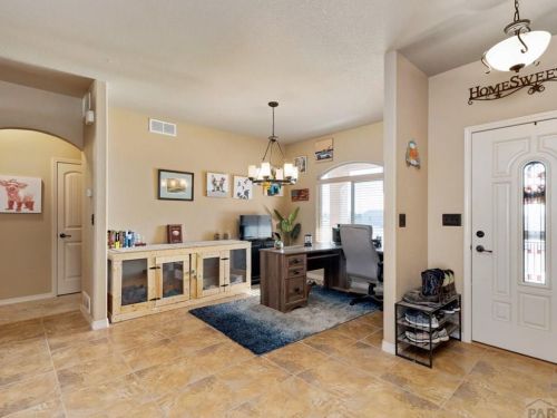 1117 Meadowmoor Dr, Pueblo CO  81007-2020 exterior