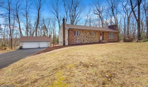 909 Fairview Lake Rd, Fredon, NJ 07860-4222