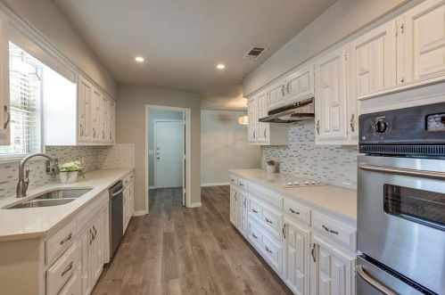 3712 Cemetery Hl Rd, Carrollton TX 75007-5651 exterior