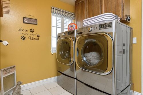 231 Summertree Rd, Anaheim CA  exterior