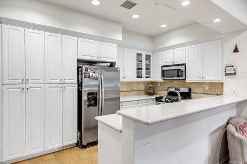 61 Nature, Irvine CA  92620-3827 exterior