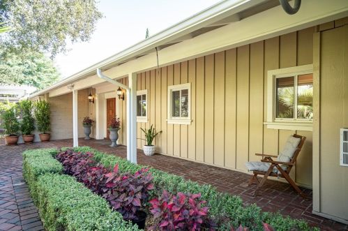 1034 Don Ricardo Dr, Arcadia, CA 91006-1935