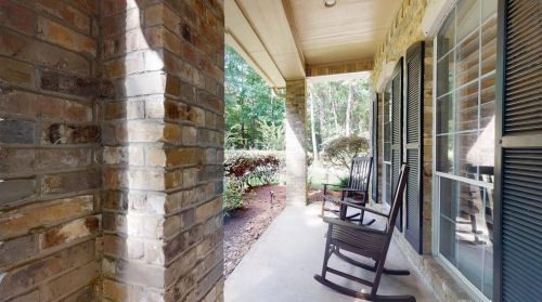 8760 Skyline Ln, Conroe TX  77302-3458 exterior