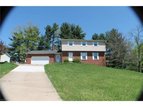 124 Woodshire Dr, Parkersburg, WV 26104-9214