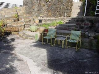 1684 Kamamalu Ave, Honolulu HI  96813-1716 exterior