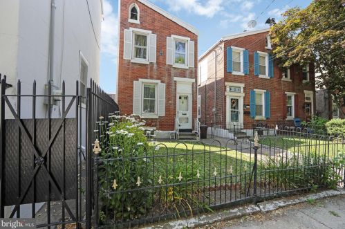 536 Belgrade St, Philadelphia, PA 19125-2728