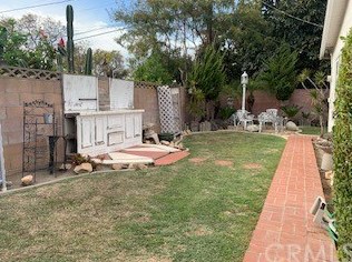 1306 Sullivan St, Santa Ana CA 92704-3145 exterior