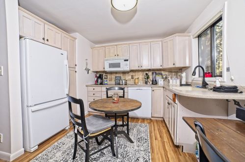 8 Streamside Rd, Ellsworth, NH 03223-5047