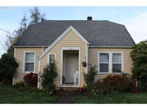 789 Hall St, Woodburn, OR 97071-4217