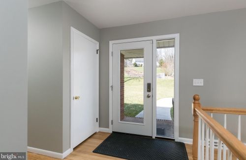 3 Altamont Dr, Flemington, NJ 08822-5932
