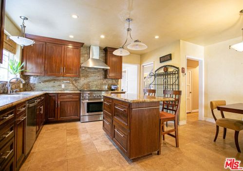 1463 Beaudry Blvd, Glendale CA  91208-1707 exterior