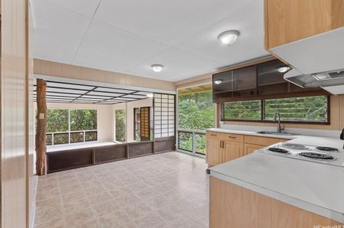 3430 Kaohinani Dr, Honolulu HI  96817-1022 exterior