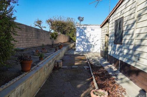 1400 Sunkist St, Anaheim CA  92806-5615 exterior