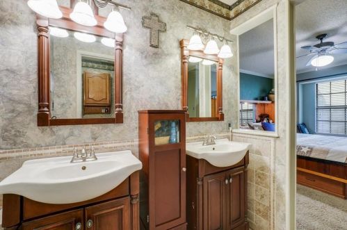 7026 Christina Ln, Garland TX 75043-6619 exterior