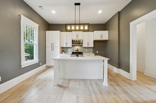 541 Elbridge Dr, Atlanta GA  30318-5103 exterior