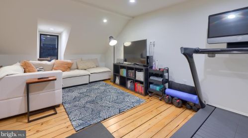 330 Mary St, Lancaster PA  17603-3328 exterior