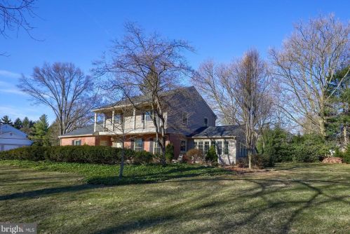 736 Barr Blvd, Lancaster, PA 17603-2303