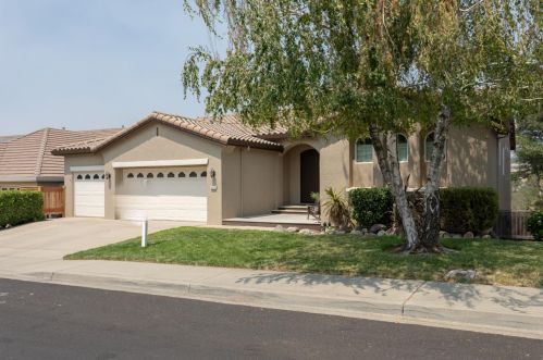 581 Sawka Dr, Auburn, CA 95603-6089