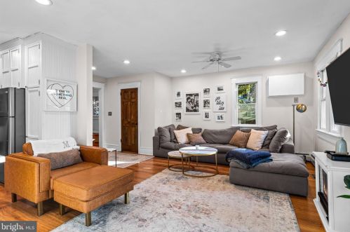 24 Evergreen Ln, Tavistock NJ  08033-1202 exterior