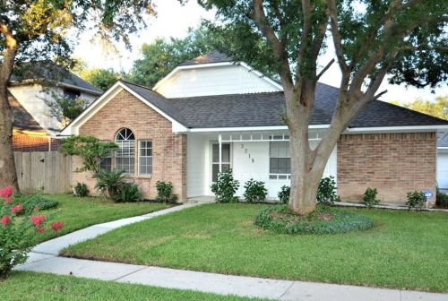 3219 Lee Circle Ct, Pearland, TX 77581