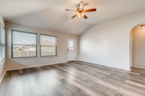 9324 Cynthia Ct, Fort Worth TX  76140-5170 exterior