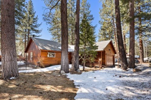 10233 Red Fir Rd, Truckee, CA 96161-2156