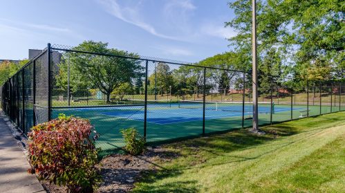 301 Lake Hinsdale Dr, Willowbrook IL  60527-2259 exterior