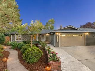 14319 16th Cir, Vancouver, WA 98683-7545