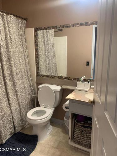 2429 Rdg Vw Ct, Simi Valley CA 93065-1923 exterior