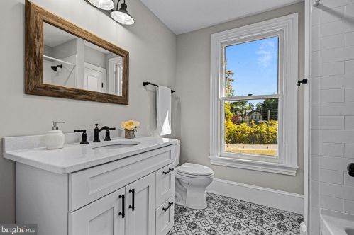 115 Washington Ave, Tavistock NJ  08033-3320 exterior