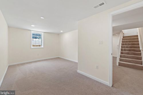 15906 Donald Curtis Dr, Woodbridge VA  22191-4250 exterior