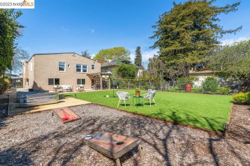 1424 Hopkins St, Berkeley, CA 94702-1223