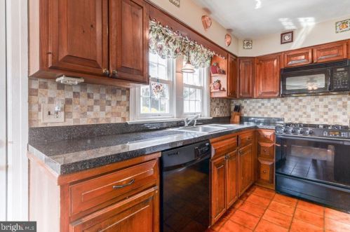 212 Pingree Ave, Trenton NJ 08618-2443 exterior