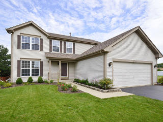 544 Maple Dr, Streamwood, IL 60107-3163