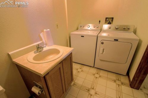 1241 Frst Edge Rd, Woodland Park CO 80863-2406 exterior